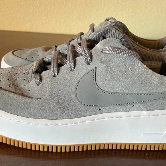 Nike Air Force 1 Sage Low Cool Gray White - Picture 1 of 6
